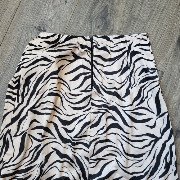 Show Me Your Mumu Wrap Me Up Skirt in Coconut Zebra Print Beige & Black {Small} - Picture 11 of 16